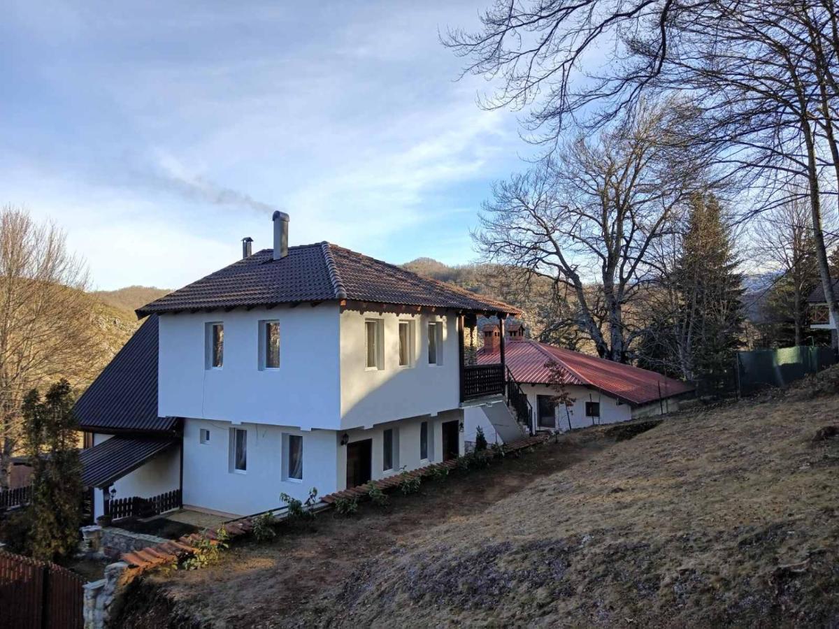 Restaurant And Apartments - T'Ga Za Jug Lazaropole Экстерьер фото